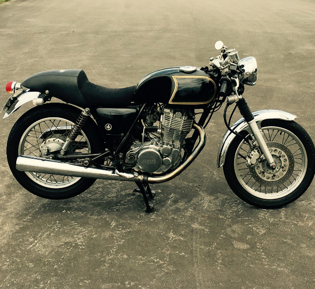 YAMAHA SR400 Cafe Racer