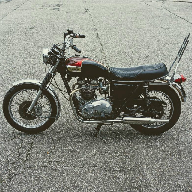 TRIUMPH T140V