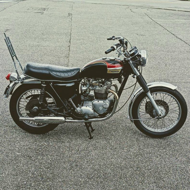 TRIUMPH T140V