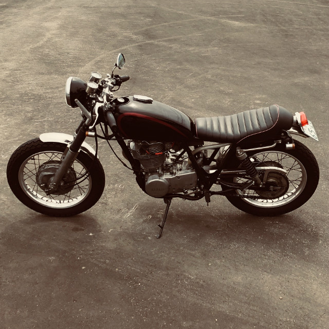 YAMAHA SR400