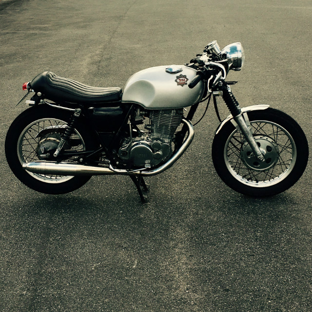 YAMAHA SR400 BSA Style