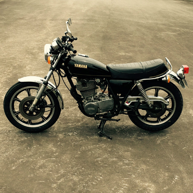 YAMAHA SR400