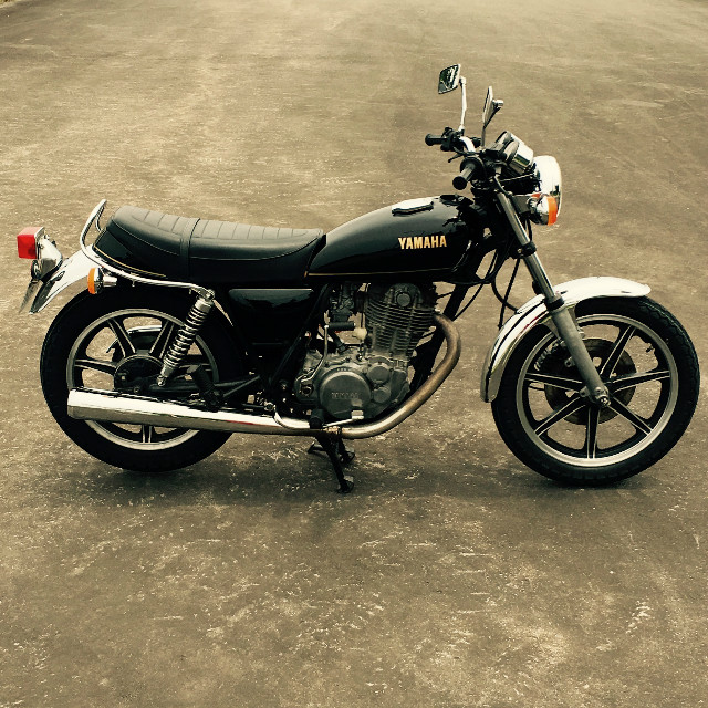 YAMAHA SR400