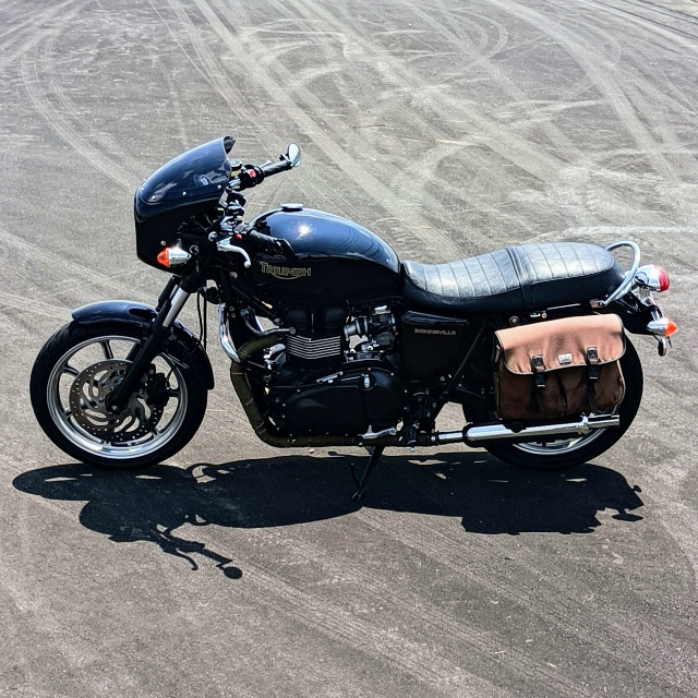 TRIUMPH Bonneville