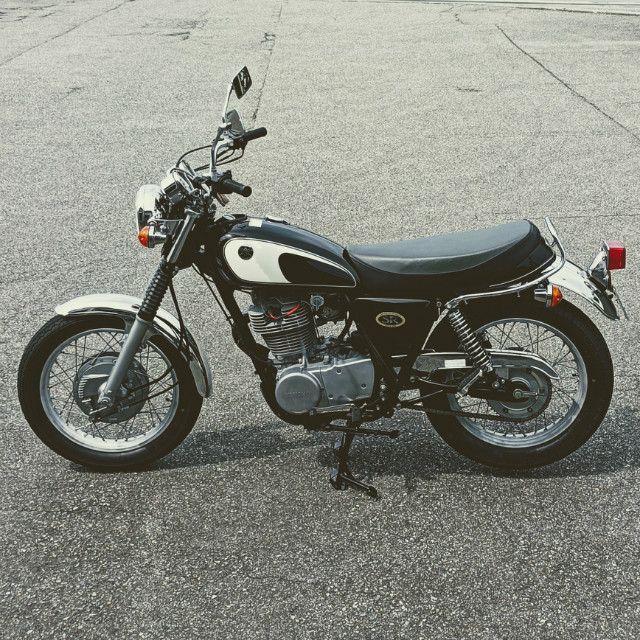 YAMAHA SR500