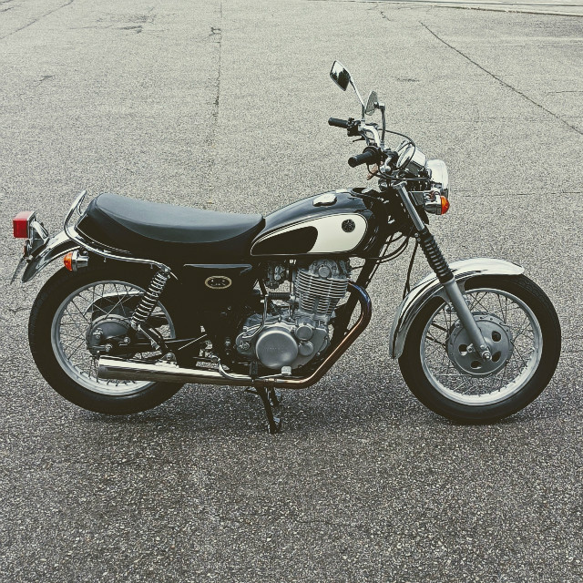 YAMAHA SR500