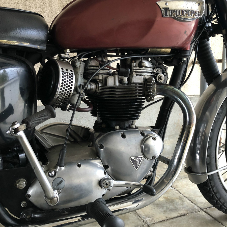 TRIUMPH T120R