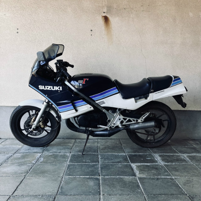 SUZUKI RG250Γ