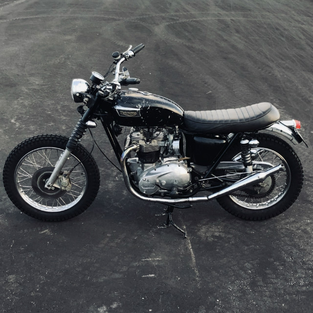 TRIUMPH T140V