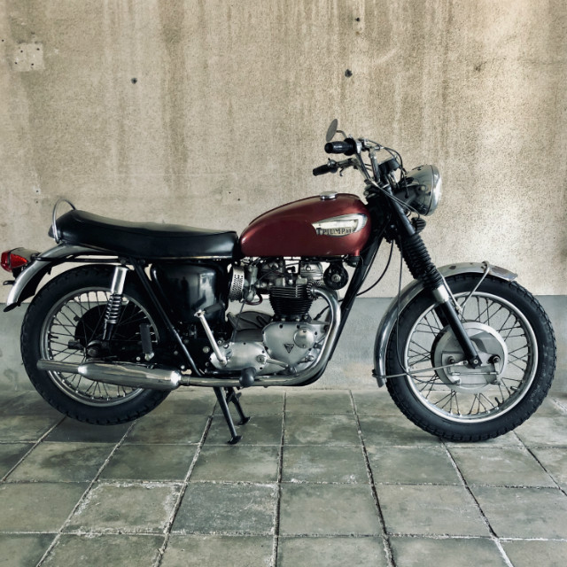 TRIUMPH T120R