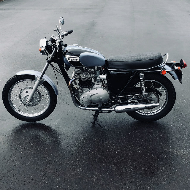 TRIUMPH T120V