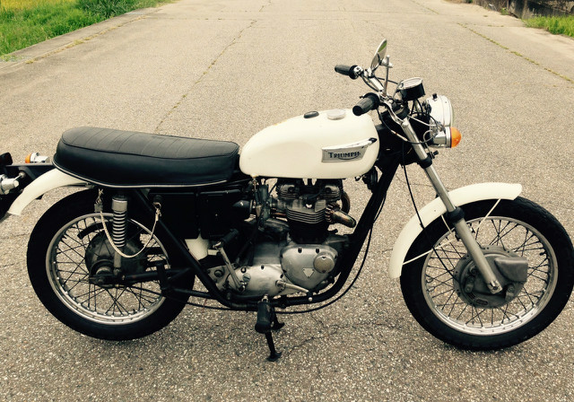 TRIUMPH T120V